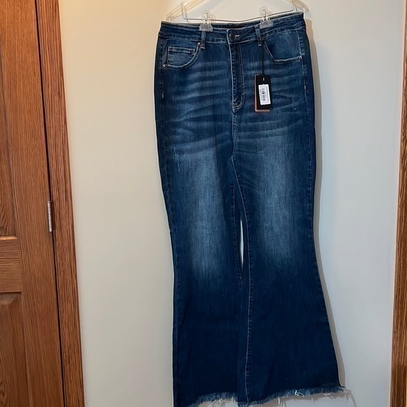 risen Denim - Resin one XL high rise, vintage, frayed bell bottom, jeans, new with tag